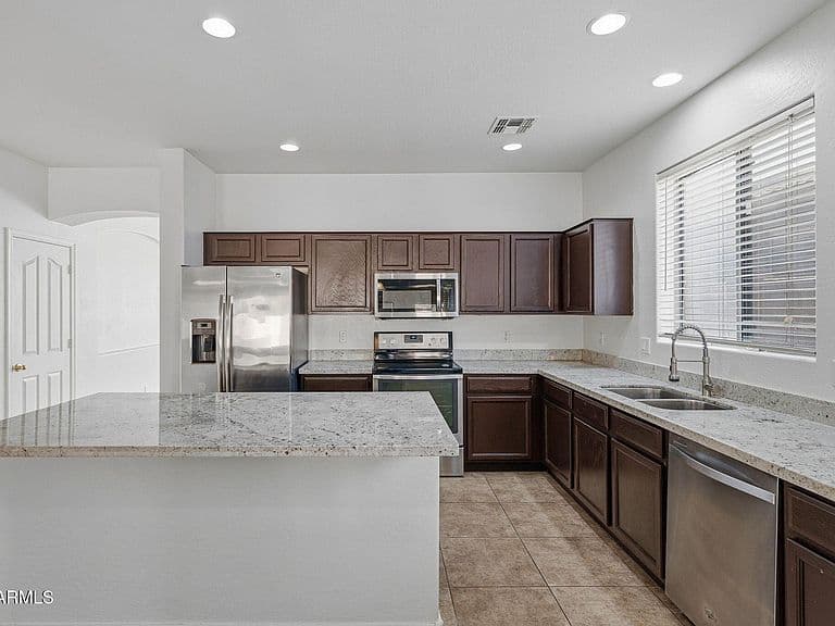 15960 W VENTURA Street photo 3