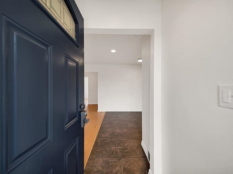 624 Saint Andrew St photo 2