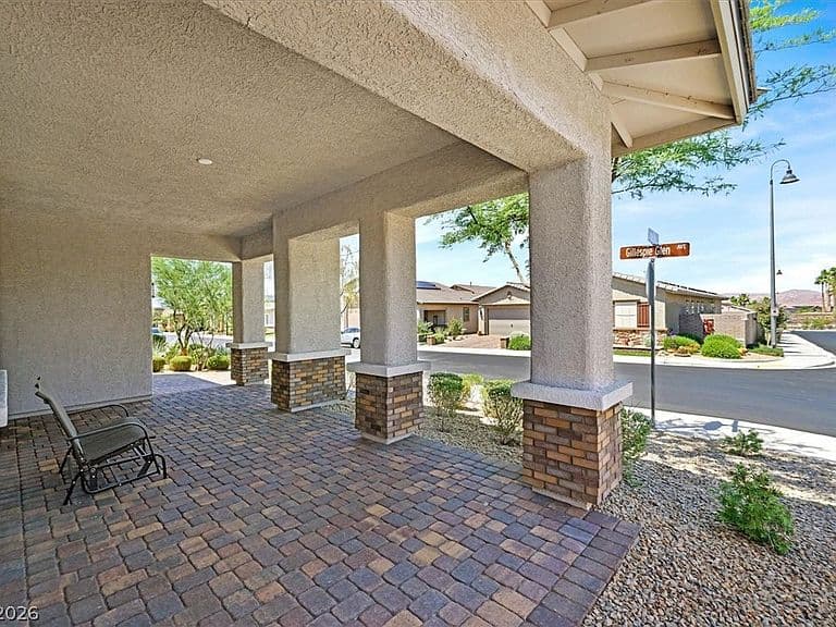 349 Gillespie Glen Ave photo 2