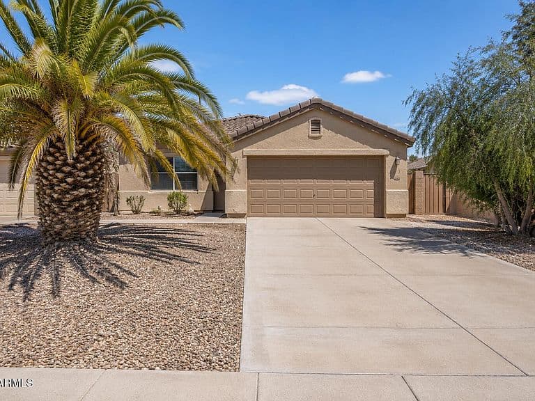 100 W DANA Drive W photo 1