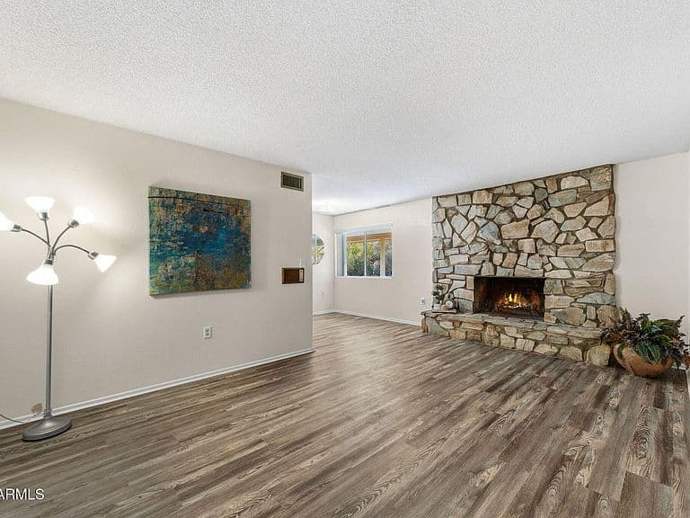 9004 E Grandview Drive photo 3