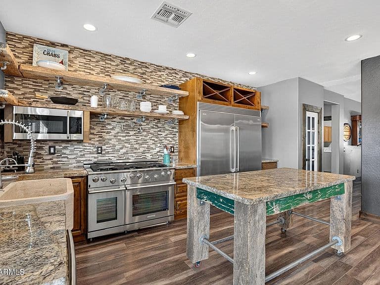 275 E DESERT HOLLY Drive photo 5