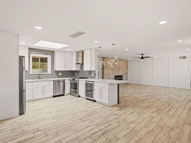 4240 E DESERT CACTUS Street photo 4