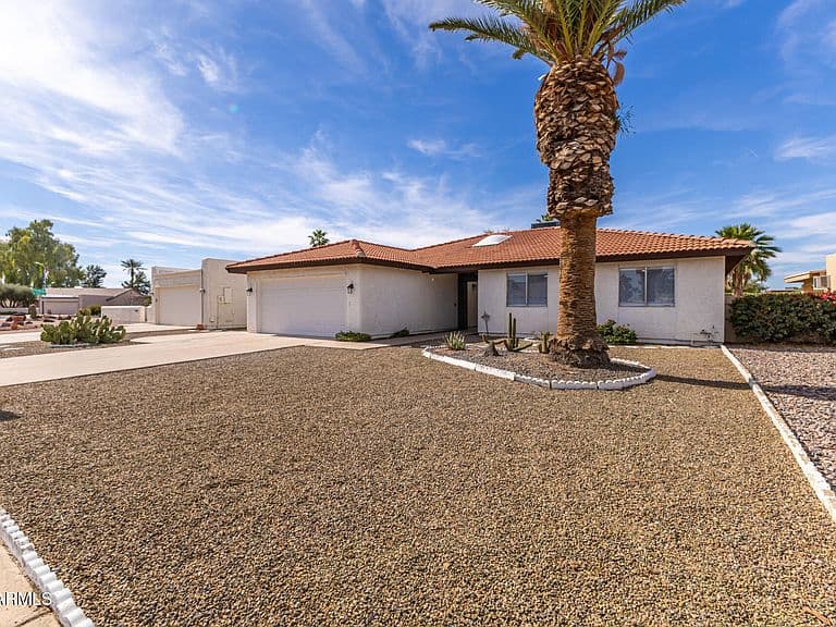 9315 E CITRUS Lane N photo 2