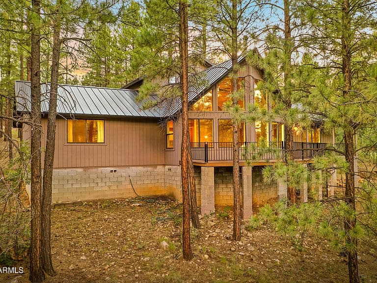 3579 Starlight Drive photo 2