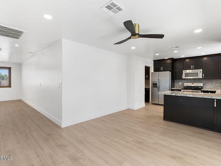 1421 W ROSAL Place photo 5