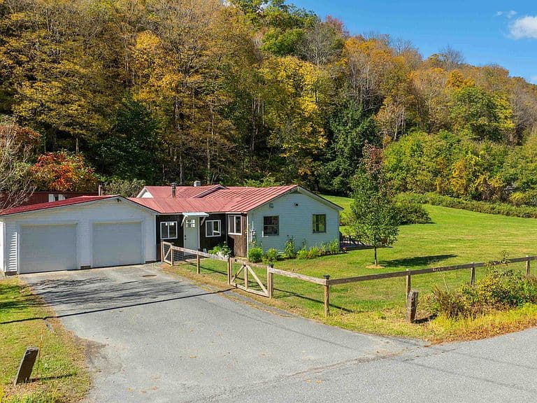 150 Pomfret Road photo 2