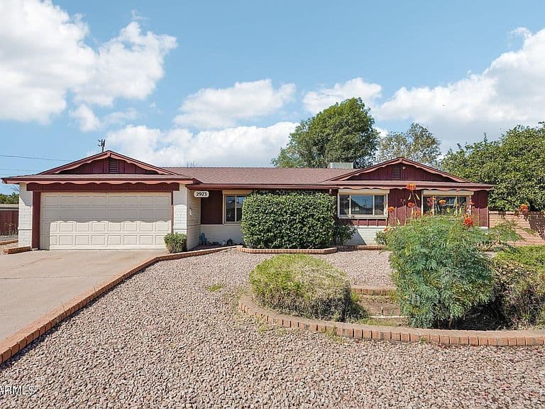 2923 W WINDROSE Drive photo 3