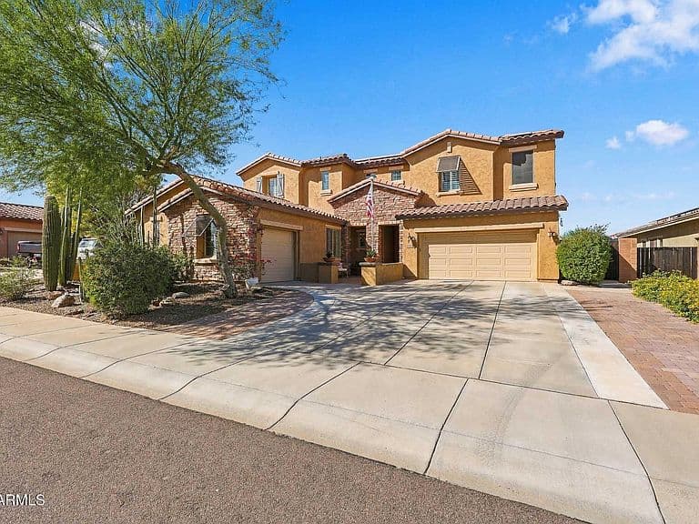 12518 W MILTON Drive photo 1
