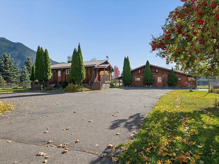 636 Kelley Rd photo 4