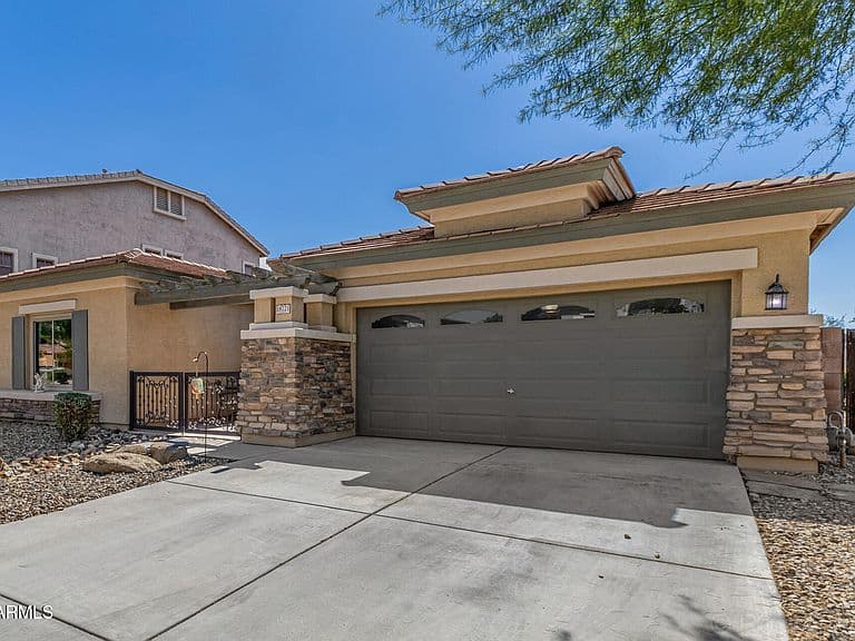 18721 E SWAN Drive photo 3