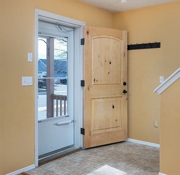 821 N River Rock Dr photo 2