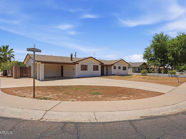 5517 E AVALON Drive photo 4