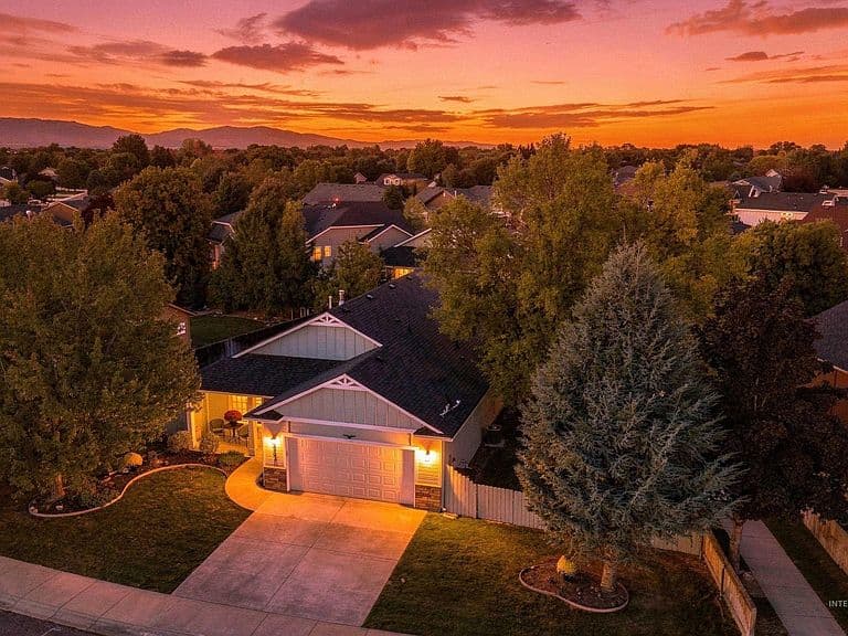 2397 W Fieldstream Dr photo 1
