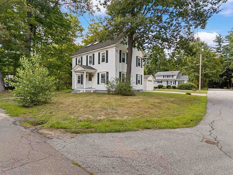29 Roger Avenue photo 4