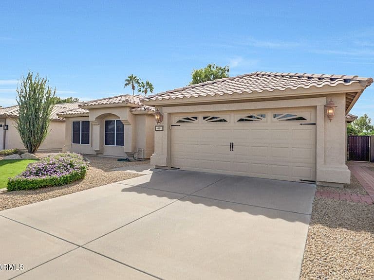 6401 W IRMA Lane photo 3