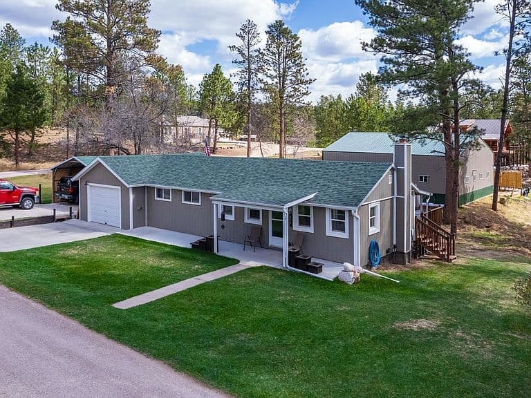606 Victory Ln photo 3