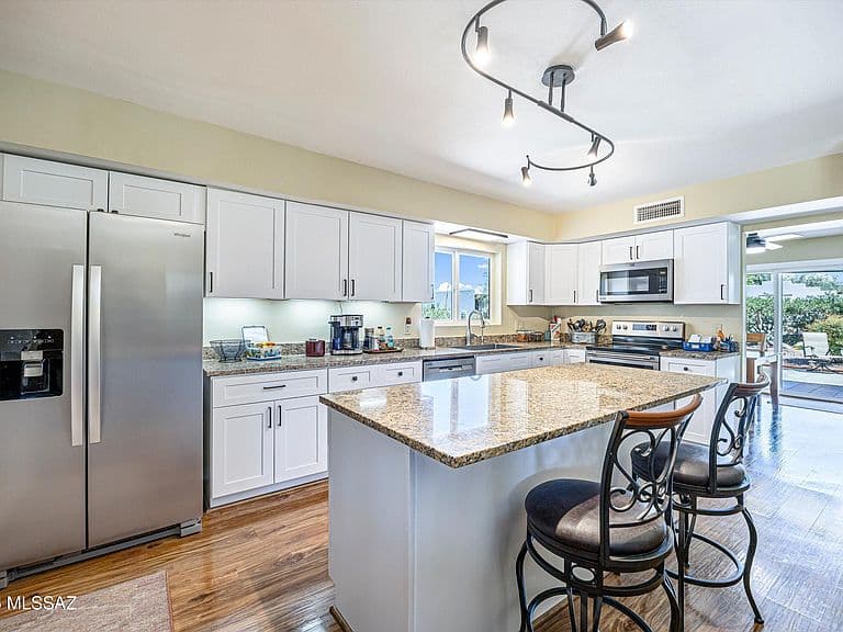 520 N Constitution Dr photo 2