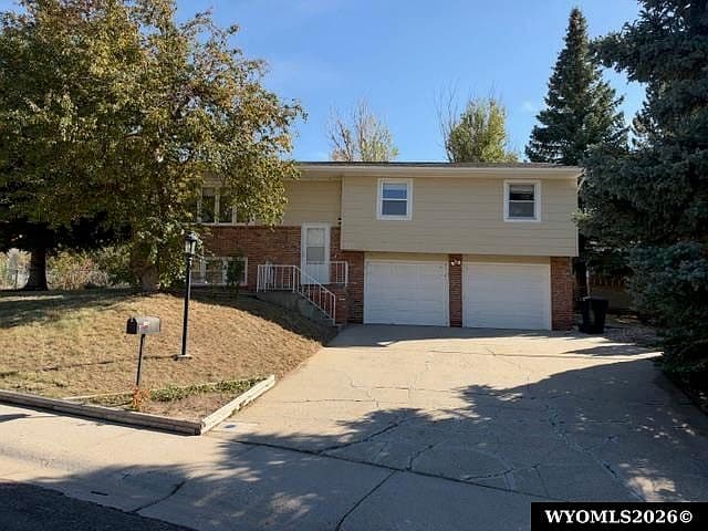 135 Sherwood Cir photo 1