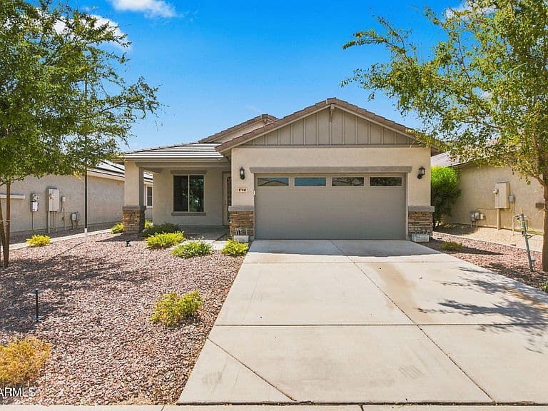 17941 W Tina Lane photo 1