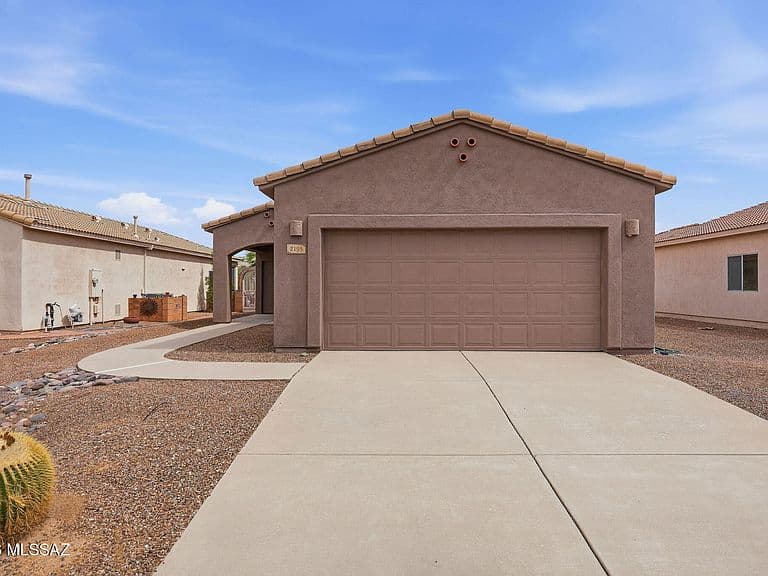 2195 S Pecan Vista Dr photo 1