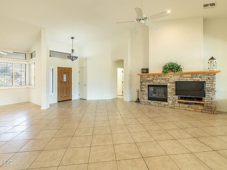 38665 S Sand Crest Dr photo 5