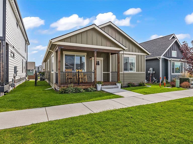 2510 Chuck Wagon Dr photo 2