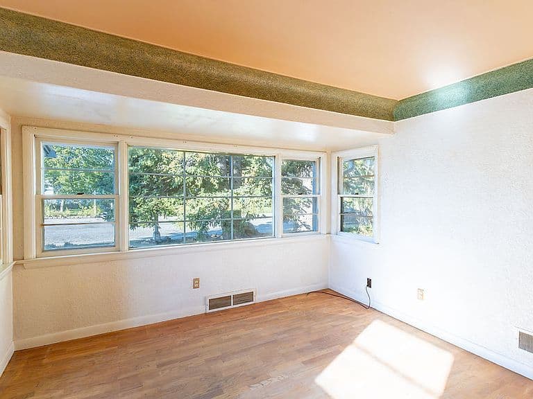 1422 Avenue E photo 4