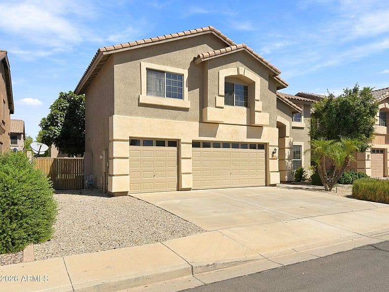 2714 E BIRCHWOOD Place photo 2