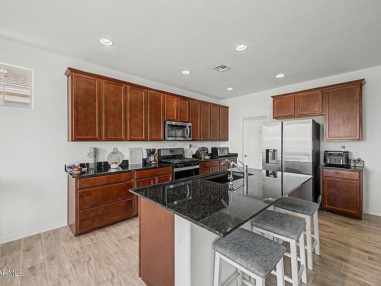 19815 W PINCHOT Drive photo 2