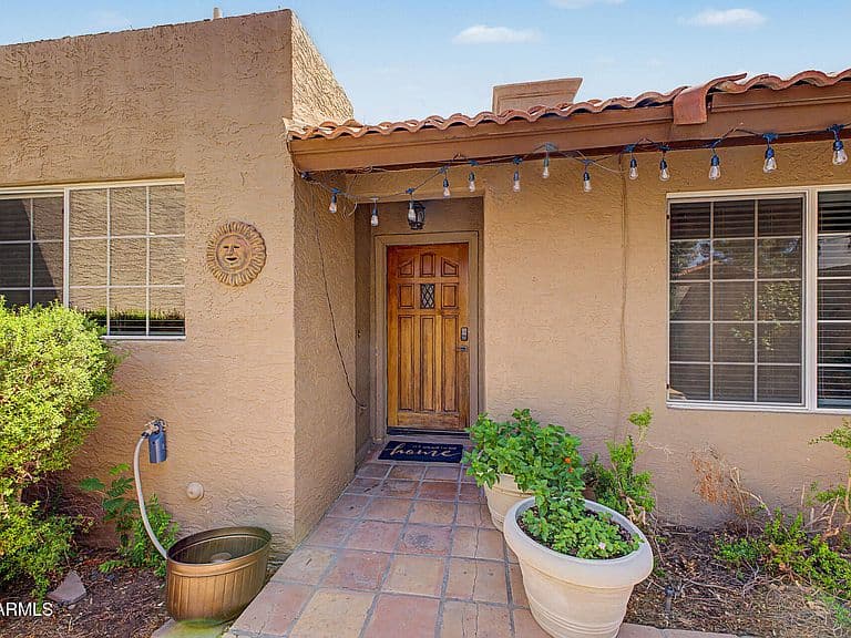 709 N LARKSPUR Street photo 3