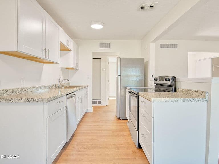 6549 E David Dr photo 3