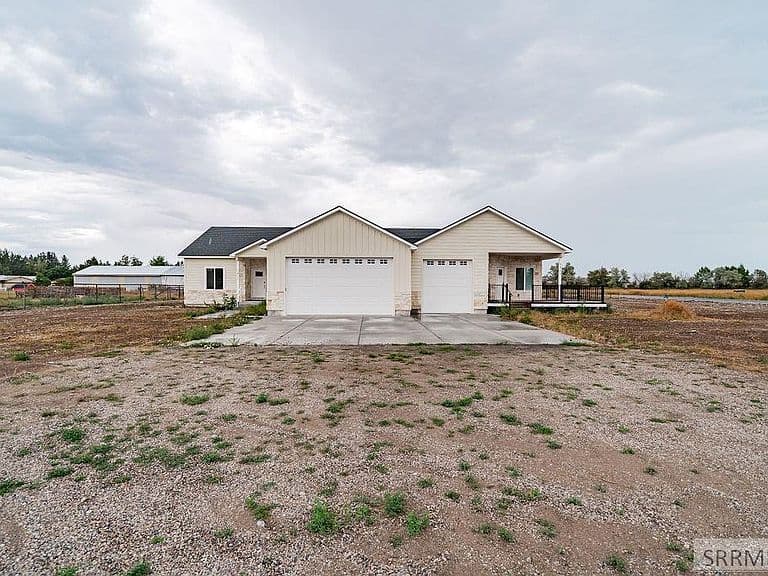 3811 E 228 N photo 3