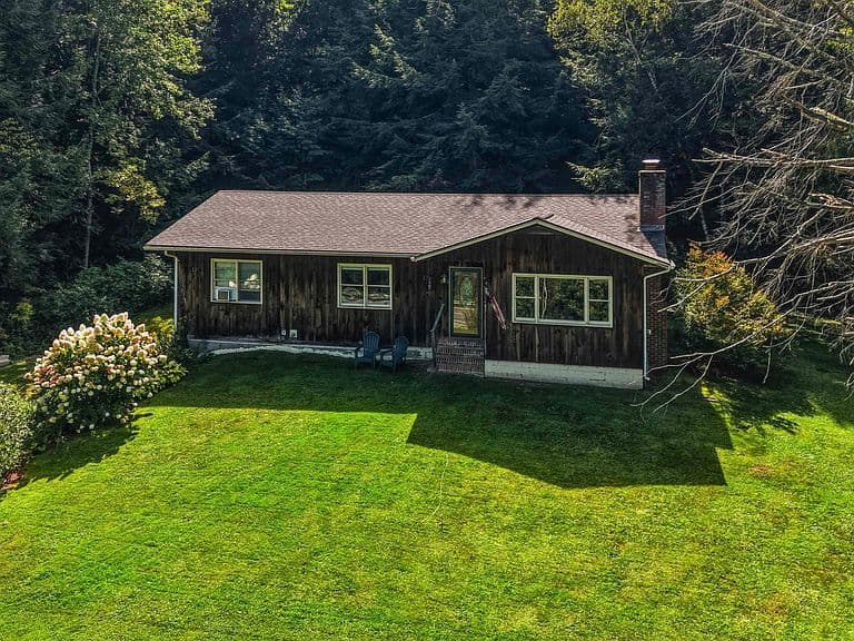 1190 Huntington Road photo 2