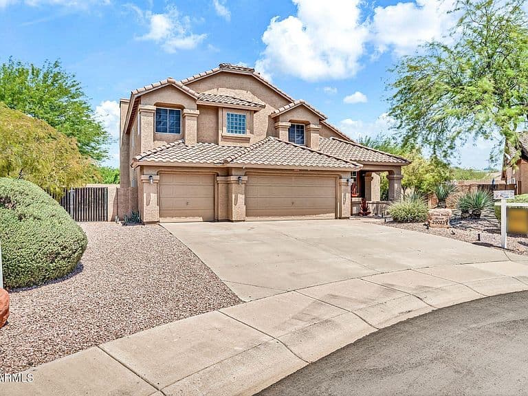 29023 N 46TH Way photo 3