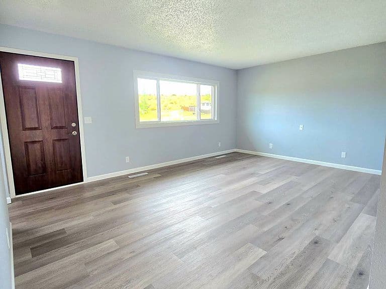114 Juniper Ave photo 5