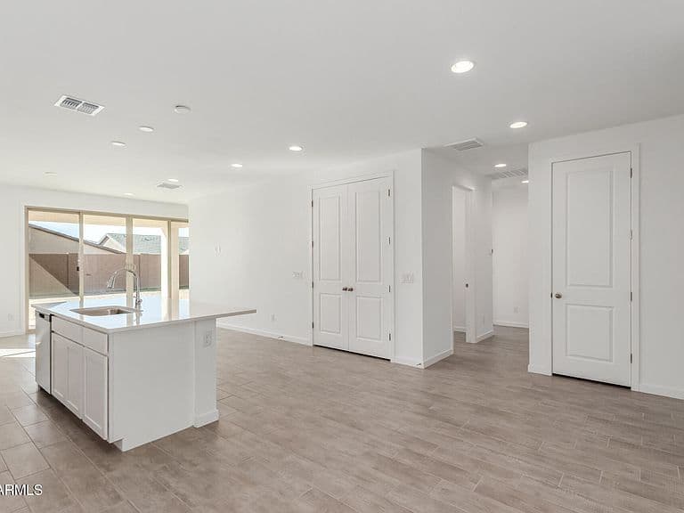 18527 E BIANCA Way photo 3