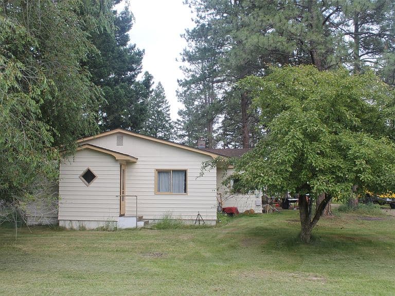 437 Maple Dr photo 2