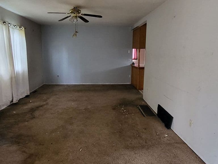 803 N Lake Ave photo 3