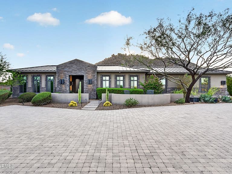 11605 E DESERT HOLLY Drive photo 5