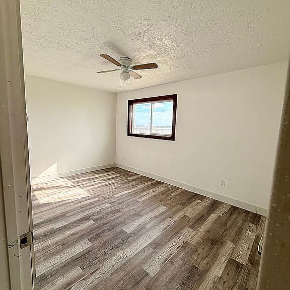 41 S 1190 W photo 4