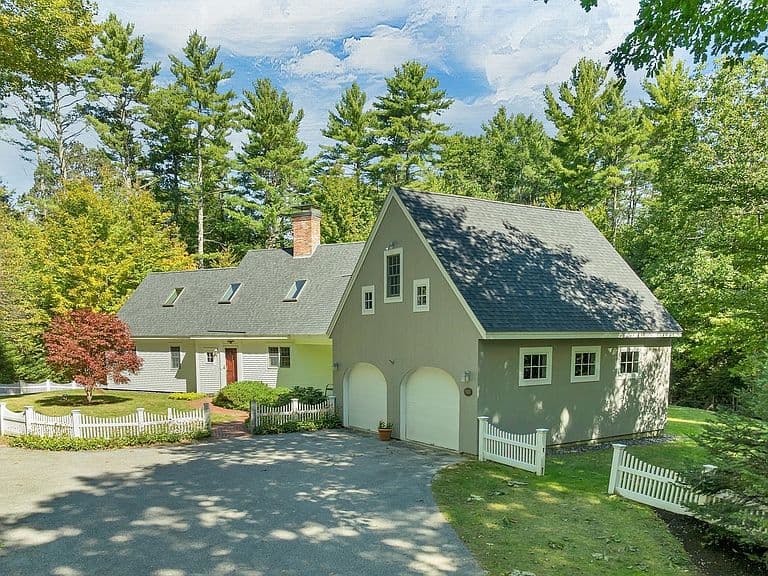 247 Wilder Lane photo 1