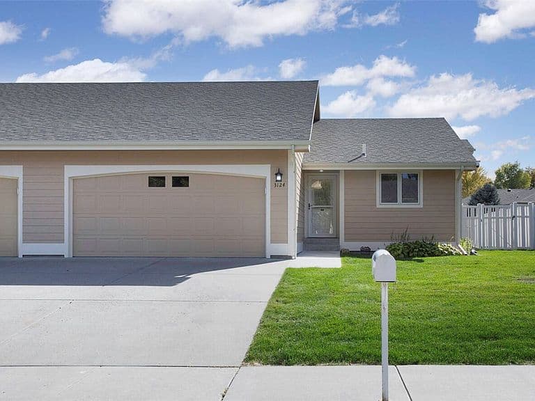 3124 N Daffodil Dr photo 2