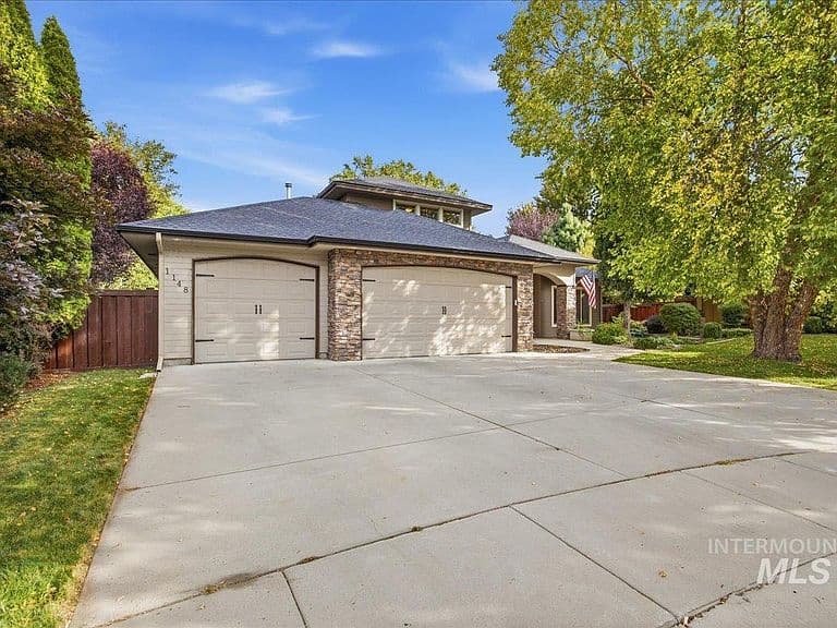 1148 E Redwall Ct photo 3