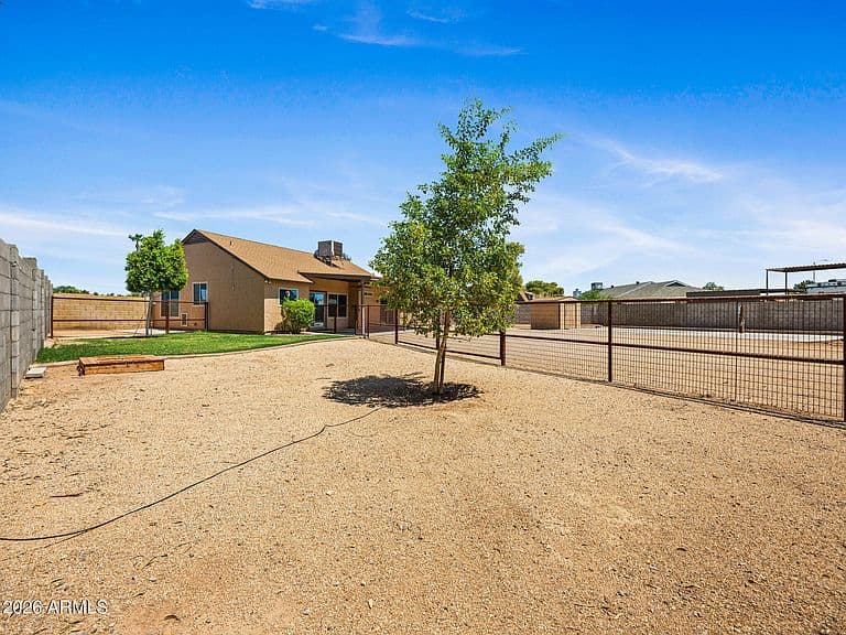 10601 N 72nd Avenue photo 5