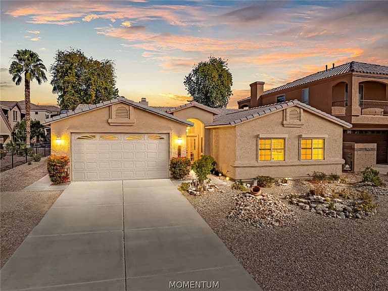 2077 E Los Lagos Drive photo 1