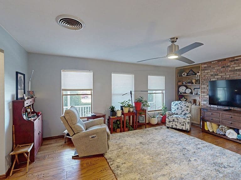 1525 Rim View Dr photo 4