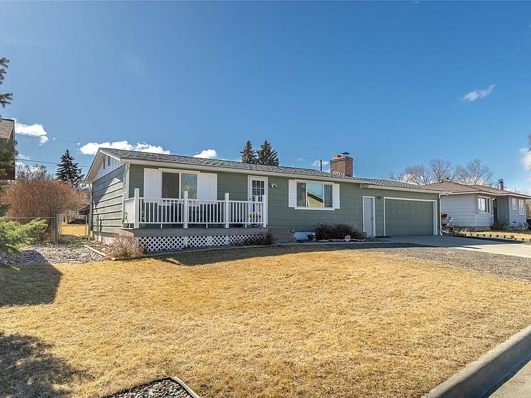419 Russell Ln photo 2