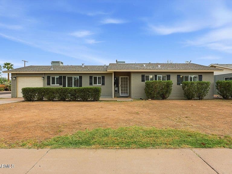 1402 E COLTER Street photo 1