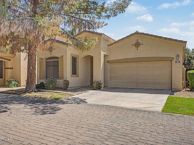 1887 W PERIWINKLE Way photo 4